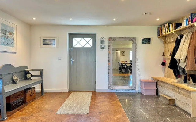 Seawynds Family Home With Far-reaching Sea Views