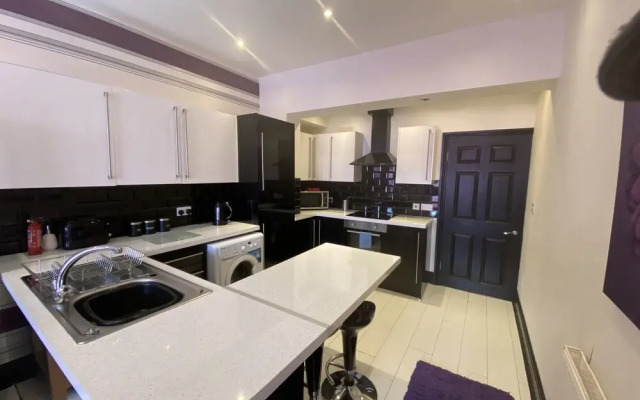 2 Bedroom Gray Apartment Blackpool