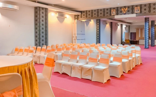 Urbanview Hotel Grand Permata In Banjarbaru by RedDoorz