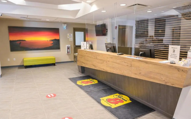 Super 8 by Wyndham Moosonee