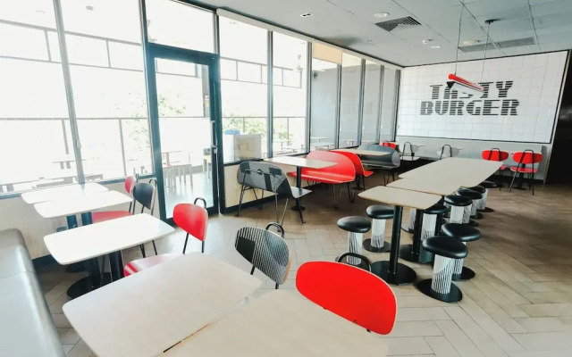 Aurora Rooms Riverdale