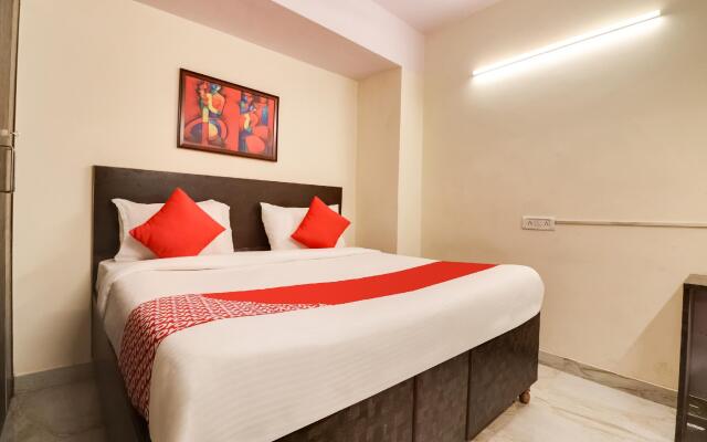 OYO 65500 Rohini Inn