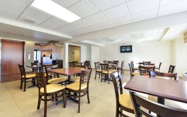 Sleep Inn & Suites Riverfront