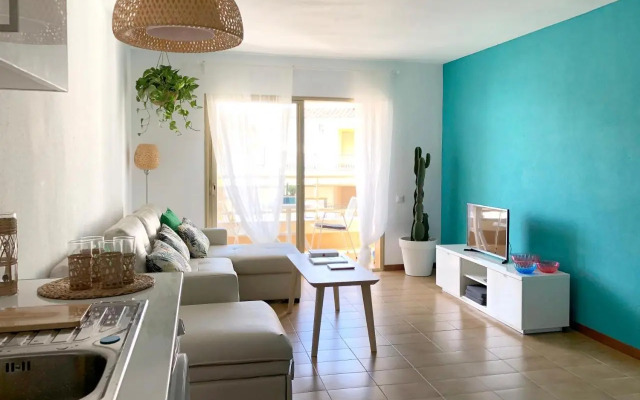 New Stunning Seaview Apartment with lovely balcony