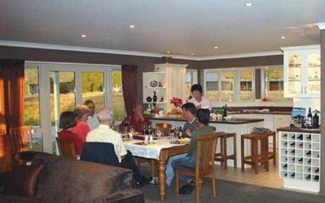 Misty Peaks Guesthouse