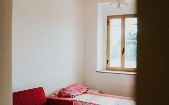 Remarkable 4-bed Apartment in Joppolo