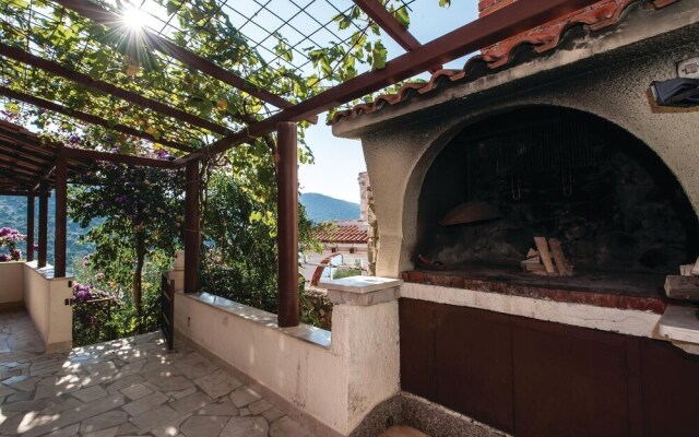 Nice Home in Vinisce With Wifi and 5 Bedrooms