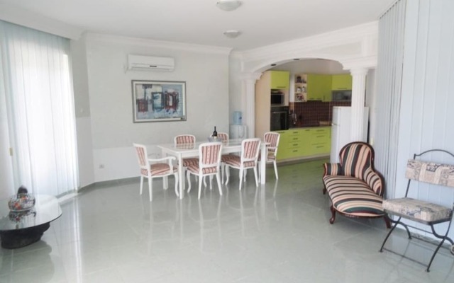 Petrovac Villa With Pool