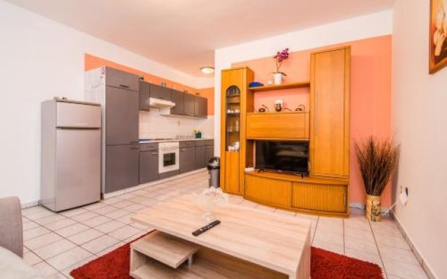 Apartments Ljubica 2424