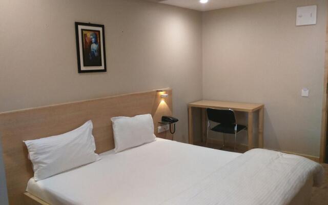 Hotel Berlin Gandhinagar