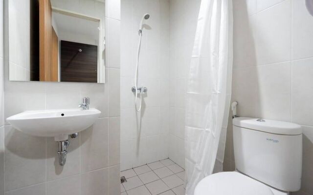 RedDoorz Apartment near Exit Toll Colomadu