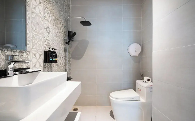 Nicecy Hotel - 218 Le Thanh Ton Street