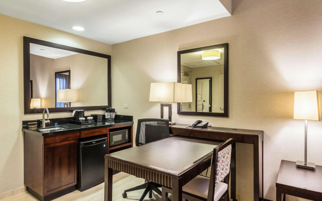 Embassy Suites Newark Airport