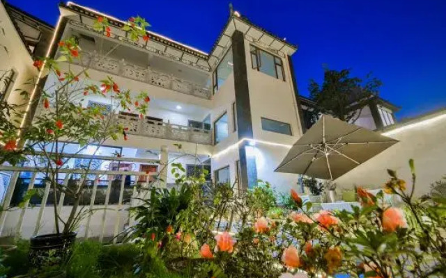 Dali Foreign Township Autumn Residence