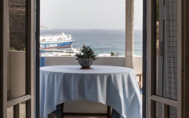 Kimolis Studios & Apartments