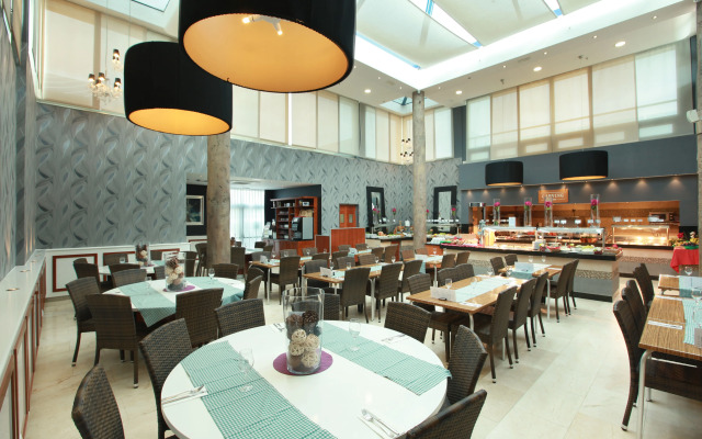 Grupotel Playa Feliz