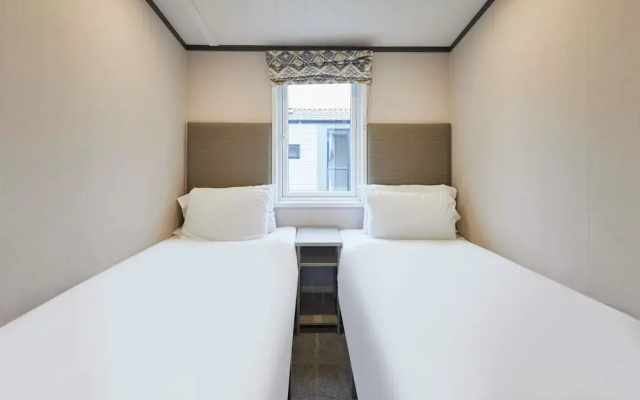 Host Stay Falconers Lodge