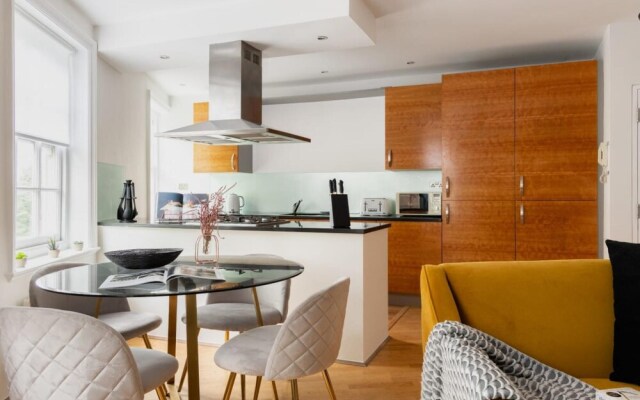 The Wandsworth Common - Bright & Modern 2BDR Flat overlooking the Park