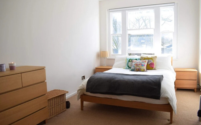 2 Bedroom Flat Near Notting Hill