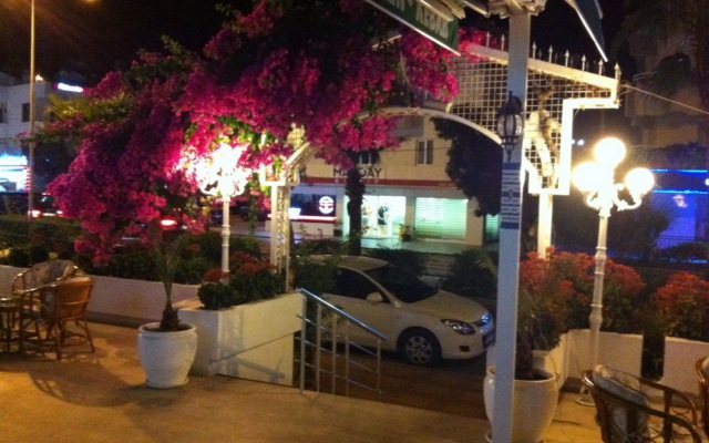 Oasis Otel