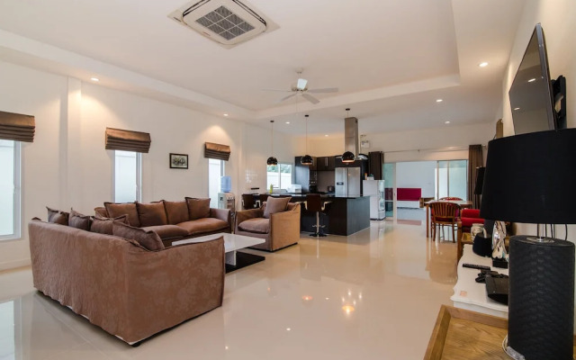 Private  4 Bedroom Pool Villa L28