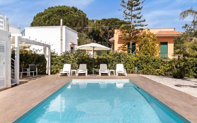 Albantica In Avola With 3 Bedrooms And 3 Bathrooms