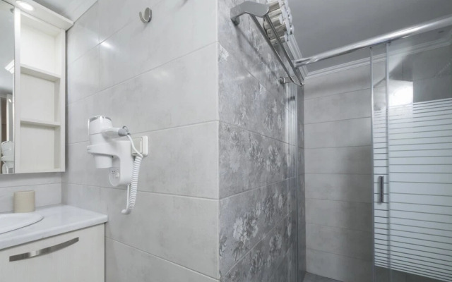 Stylish and Modern Apartment in the Heart of Athens