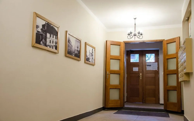 Bridge Old Town Hostel