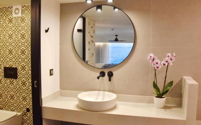 Calla Luxury Seafront Suites