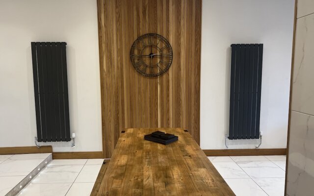 Broadway Beach Homes Airbnb With Hot tub