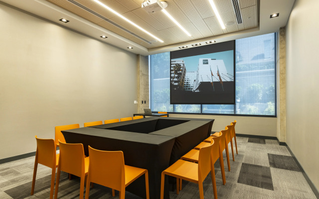 Ola Santiago Providencia, Tapestry Collection by Hilton