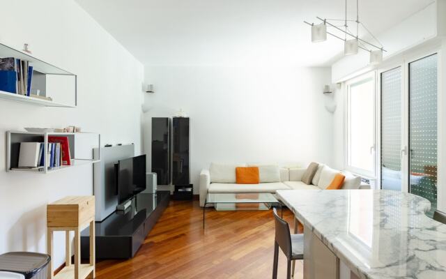 JOIVY Stylish Flat W/Terrace