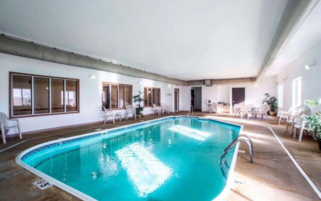 Comfort Inn & Suites Greenville I-70