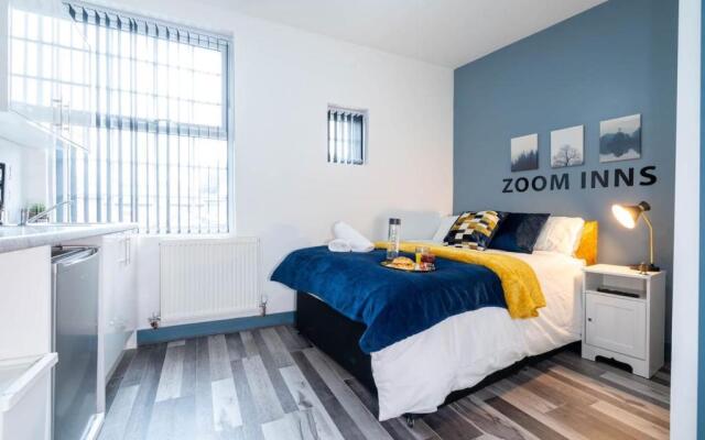 Comfy, modern studio with Netflix