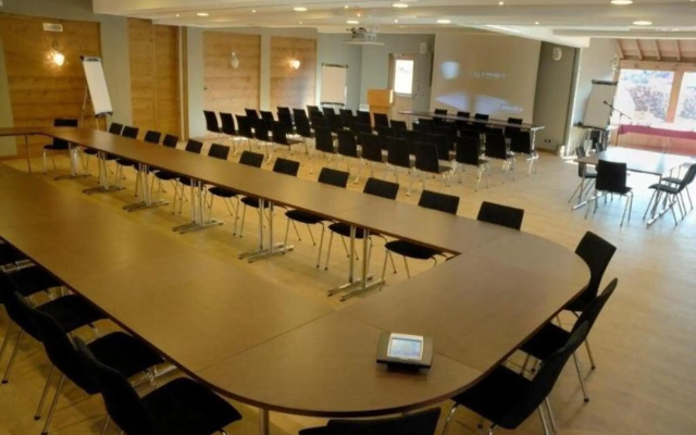 Les Cabanes De La Maison Rouge