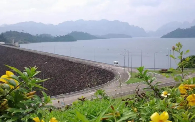 Baan Nokkhamin Resort