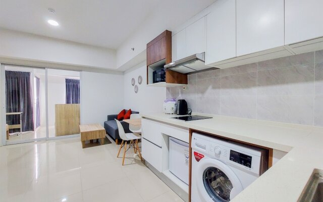 Homey And Cozy Stay 1Br Tamansari Bintaro Mansion Apartment