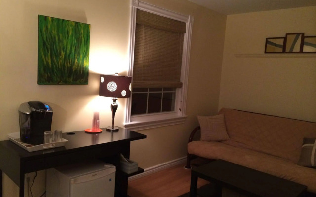 Windsong Manor Bed & Breakfast