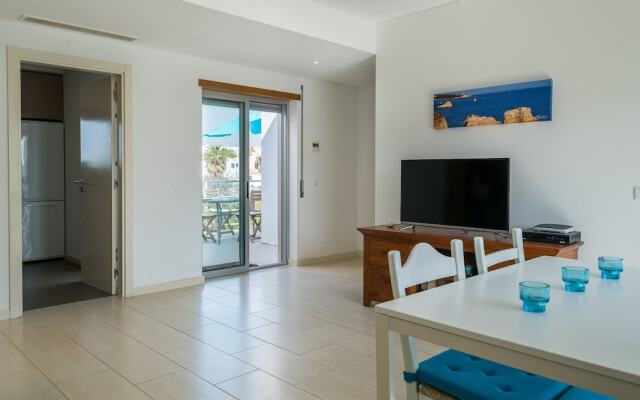 Beautiful Apartment With Terrace and a Pool