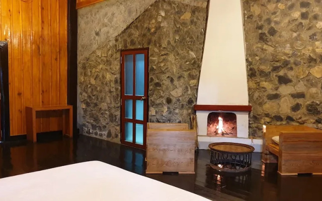 Phouphadeng Hotel - Auberge de la Plain des Jarres