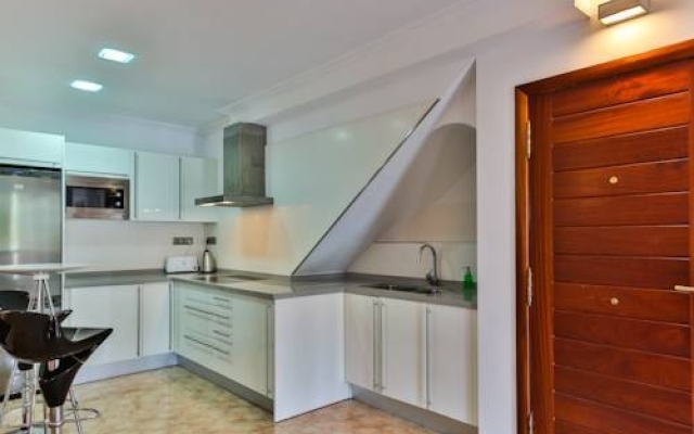 Luxury Studio Apartment La Plaza