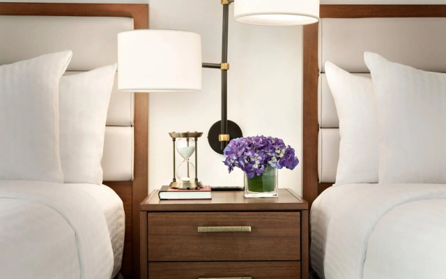 Twelve Midtown, Autograph Collection