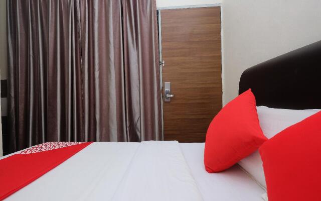 OYO 1104 Q hotel
