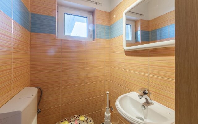 Stunning Apartment in Fazana With Wifi and 3 Bedrooms