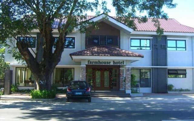 Farmhouse Hotel & Cafe