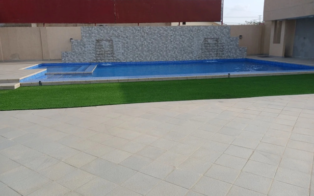 Relax Court Hotel