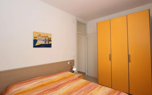 Two-bedroom Flat by the Beach