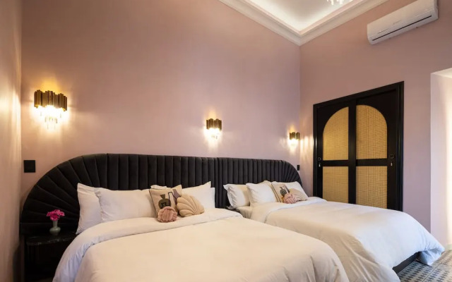 HOLT's Hotel De Mi Independencia