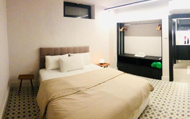 Athos 18 KOLONAKI SQUARE CENTRAL!!!