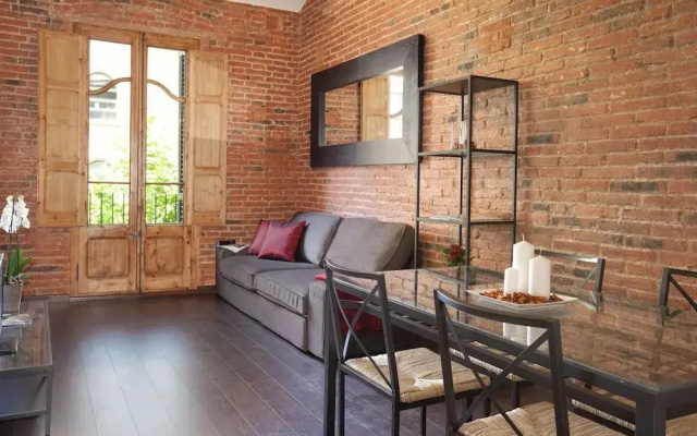 Ideal family Apartment by Sagrada Familia with balcony and wifi
